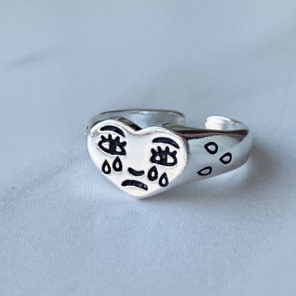 😢Insta crying sterling silver ring - Picture 2 of 6